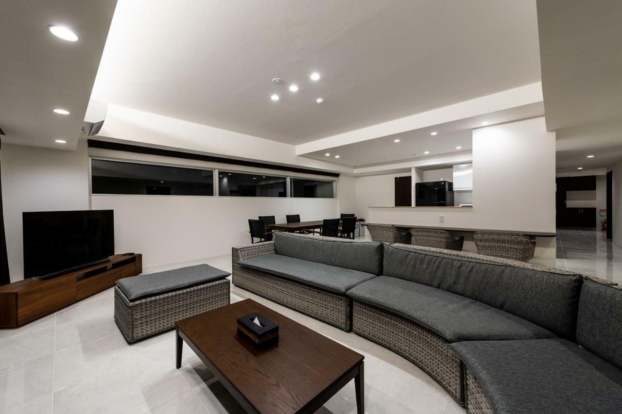 Condo Royal Ryu Kyu Chatan Buitenkant foto